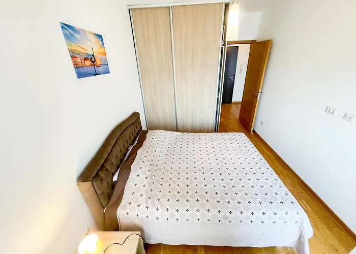 1-bedroom In Urban Area Apartment *