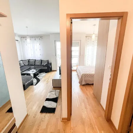 Апартаменти 1-bedroom In Urban Area